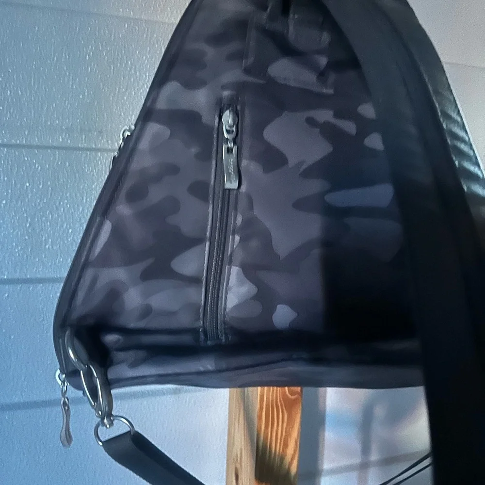 Baggallini Women's Gray Camo Metro Backpack